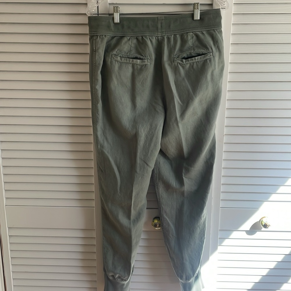 Gap for Good sage green khaki women’s jogger, size M.  NWOT.  New condition - Picture 8 of 9